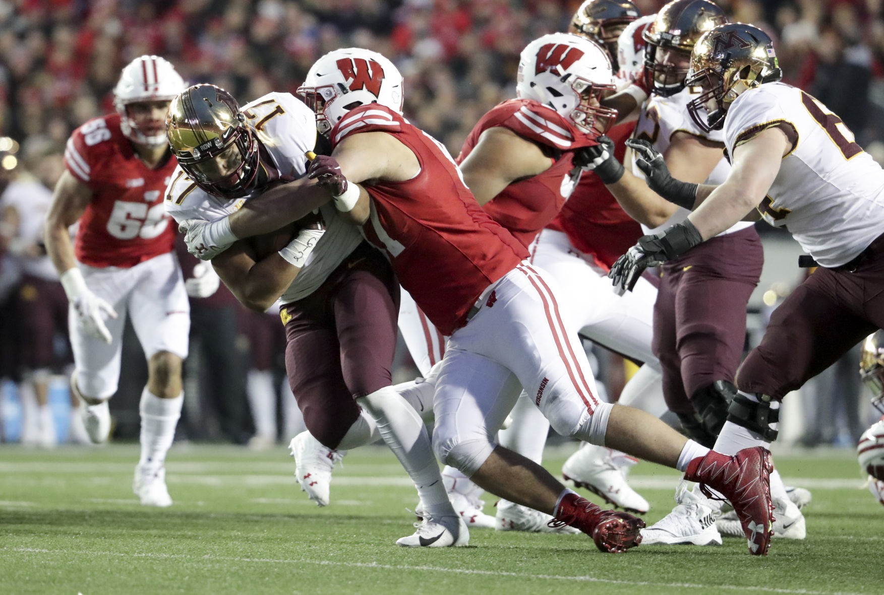 Golden Gophers 37, Badgers 15